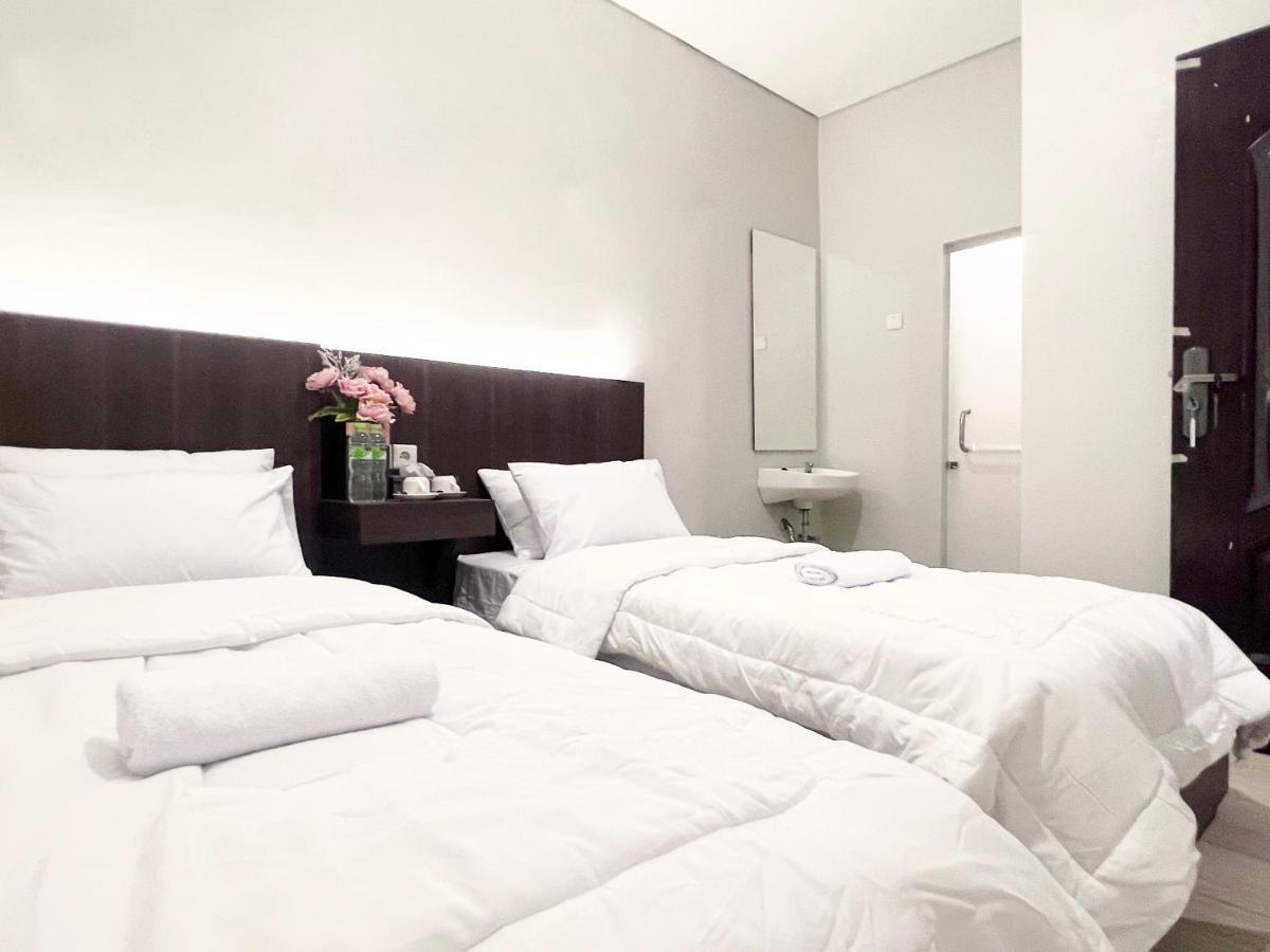 Capsule hotel Sleep Center *